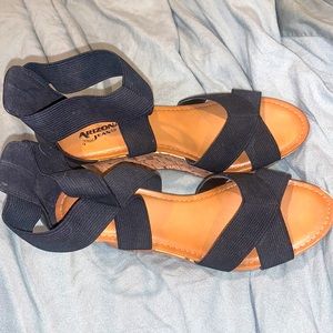 Arizona size 10 Women’s Wedges